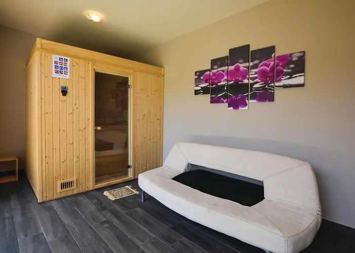 Vikendica Beautiful In Smarje With Kitchen Merisce