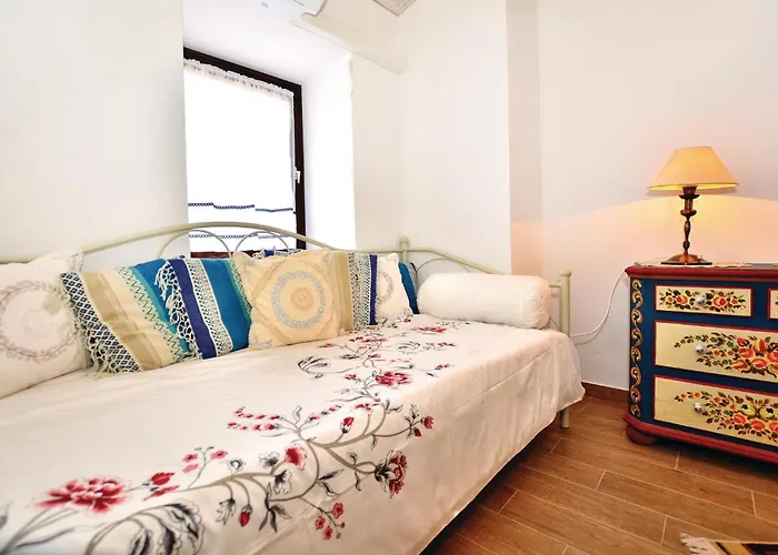 Beautiful In Smarje With Kitchen Vikendica