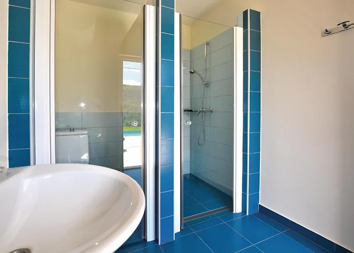 Vikendica Beautiful In Smarje With Kitchen Merisce