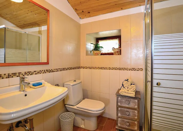 Beautiful In Smarje With Kitchen Vikendica Merisce