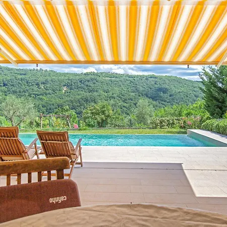 Beautiful In Smarje With Kitchen Casa de Férias Krkavce