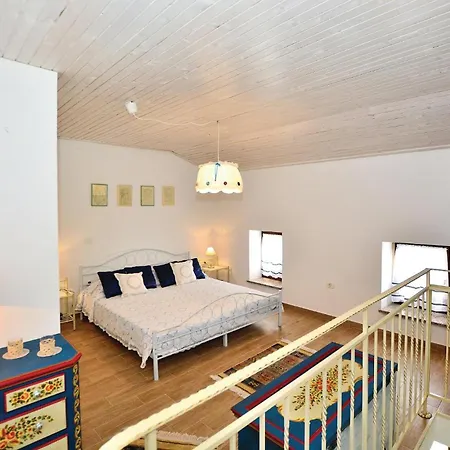 Beautiful In Smarje With Kitchen Nyaraló